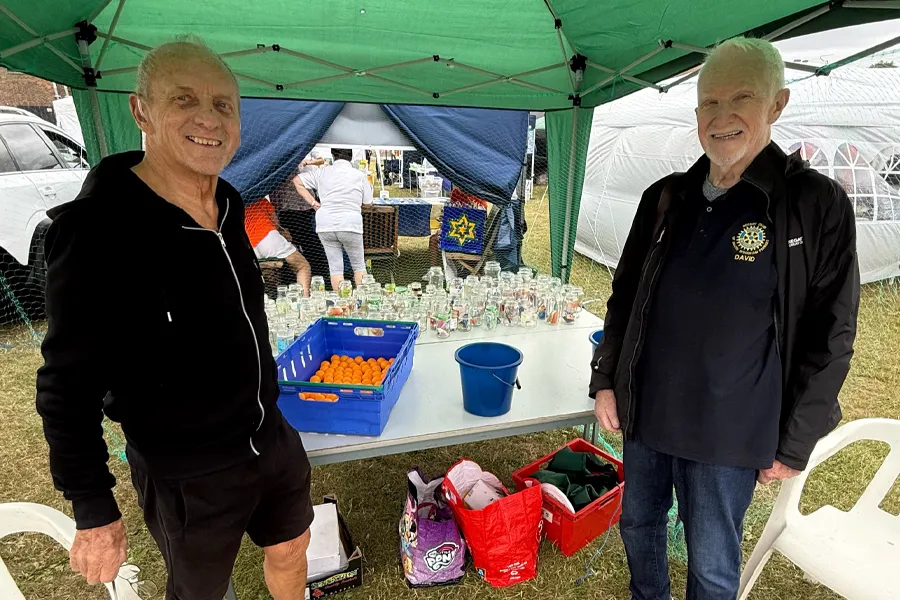 Rtn Terry Tilbrook (left) and Rtn David Shea
