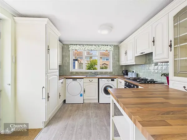 Fouglar Close kitchen